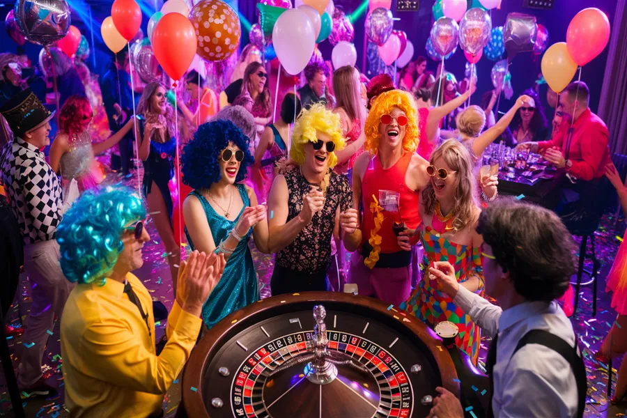 Motto Party Ideen Geburtstagsfeier Erwachsene mit Musik und Spaß